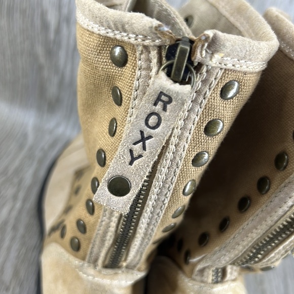 Roxy Concord Lace Up Canvas Boots - Picture 9 of 11